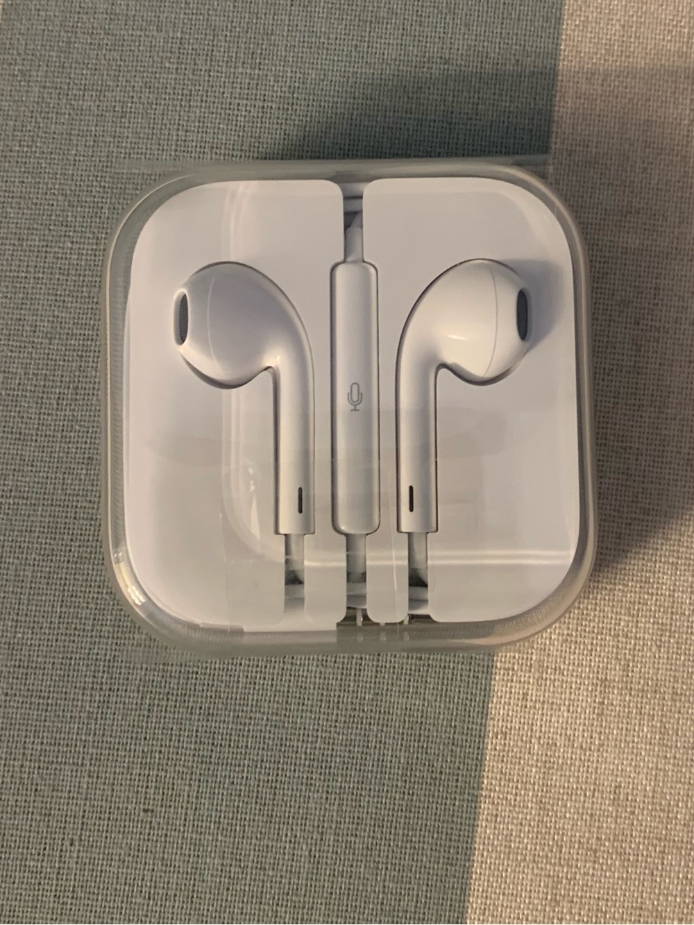 Apple wired earbuds New